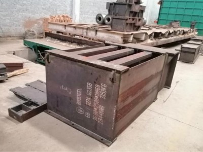 特大型打砂設(shè)備，對(duì)所有特大型金屬件表面打砂清除表面雜質(zhì)