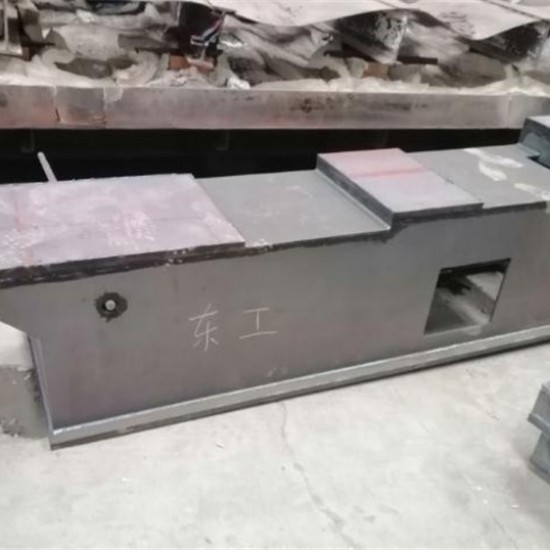特大型打砂設(shè)備，對(duì)所有特大型金屬件表面打砂清除表面雜質(zhì)